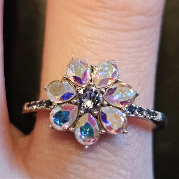 Flower Gemstone Sterling Silver Ring. - Picture 2 of 4